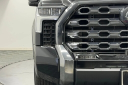 Toyota Tundra 4WD Platinum Hybrid CrewMax 5.5' Bed (Natl) 2026