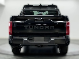 Toyota Tundra 4WD Platinum Hybrid CrewMax 5.5' Bed (Natl) 2026