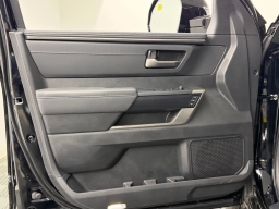 Toyota Tundra 4WD Platinum Hybrid CrewMax 5.5' Bed (Natl) 2026