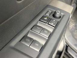 Toyota Tundra 4WD Platinum Hybrid CrewMax 5.5' Bed (Natl) 2026