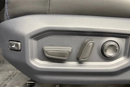 Toyota Tundra 4WD Platinum Hybrid CrewMax 5.5' Bed (Natl) 2026
