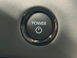 Toyota Tundra 4WD Platinum Hybrid CrewMax 5.5' Bed (Natl) 2026