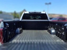 Toyota Tundra 4WD Platinum Hybrid CrewMax 5.5' Bed (Natl) 2026
