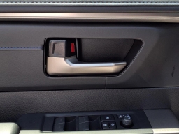 Toyota Tundra 4WD Platinum Hybrid CrewMax 5.5' Bed (Natl) 2026