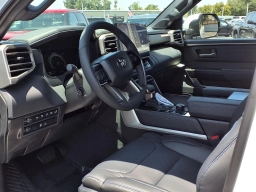 Toyota Tundra 4WD Platinum Hybrid CrewMax 5.5' Bed (Natl) 2026