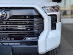 Toyota Tundra 4WD Limited CrewMax 5.5' Bed (Natl) 2026