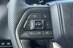 Toyota Tundra 4WD Platinum CrewMax 5.5' Bed (Natl) 2026