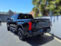 Toyota Tundra 4WD Limited CrewMax 5.5' Bed (Natl) 2026