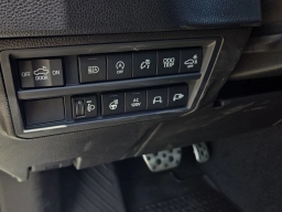 Toyota Tundra 4WD Limited CrewMax 5.5' Bed (Natl) 2026