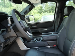 Toyota Tundra 4WD Limited CrewMax 5.5' Bed (Natl) 2026
