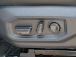 Toyota Tundra 4WD Limited CrewMax 5.5' Bed (Natl) 2026
