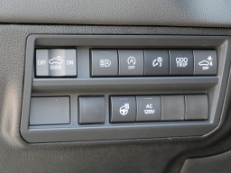 Toyota Tundra 4WD Limited CrewMax 5.5' Bed (Natl) 2026