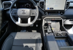 Toyota Tundra 4WD Limited CrewMax 5.5' Bed (Natl) 2026