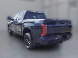 Toyota Tundra 4WD Platinum CrewMax 5.5' Bed (Natl) 2026