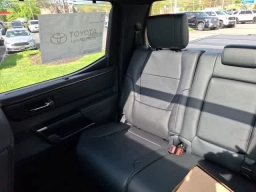 Toyota Tundra 4WD Platinum CrewMax 5.5' Bed (Natl) 2026