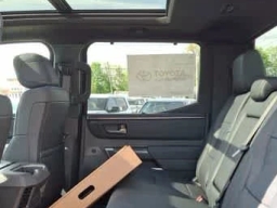 Toyota Tundra 4WD Platinum CrewMax 5.5' Bed (Natl) 2026