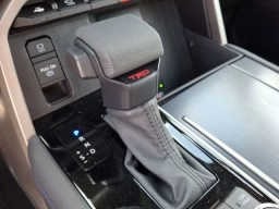 Toyota Tundra 4WD Platinum CrewMax 5.5' Bed (Natl) 2026
