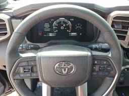 Toyota Tundra 4WD Platinum CrewMax 5.5' Bed (Natl) 2026