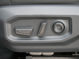 Toyota Tundra 4WD Limited CrewMax 5.5' Bed (Natl) 2026