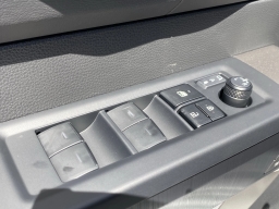 Toyota Tundra 4WD Platinum CrewMax 5.5' Bed (Natl) 2026
