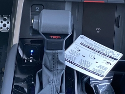 Toyota Tundra 4WD Platinum CrewMax 5.5' Bed (Natl) 2026