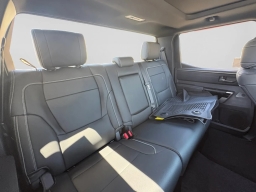 Toyota Tundra 4WD Limited CrewMax 5.5' Bed (Natl) 2026