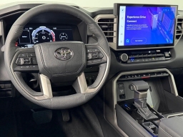 Toyota Tundra 4WD Limited CrewMax 5.5' Bed (Natl) 2026