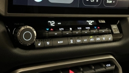Toyota Tundra 4WD Limited Hybrid CrewMax 5.5' Bed (Natl) 2026