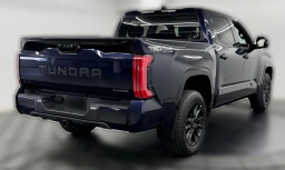 Toyota Tundra 4WD Platinum Hybrid CrewMax 5.5' Bed (Natl) 2026