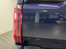 Toyota Tundra 4WD Platinum Hybrid CrewMax 5.5' Bed (Natl) 2026