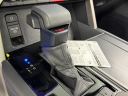 Toyota Tundra 4WD Platinum Hybrid CrewMax 5.5' Bed (Natl) 2026
