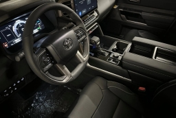 Toyota Tundra 4WD Limited Hybrid CrewMax 5.5' Bed (Natl) 2026