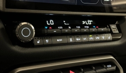 Toyota Tundra 4WD Limited Hybrid CrewMax 5.5' Bed (Natl) 2026