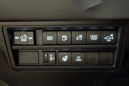 Toyota Tundra 4WD Limited Hybrid CrewMax 5.5' Bed (Natl) 2026