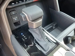 Toyota Tundra 4WD Limited Hybrid CrewMax 5.5' Bed (Natl) 2026