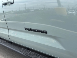 Toyota Tundra 4WD Limited Hybrid CrewMax 5.5' Bed (Natl) 2026