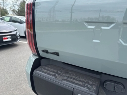 Toyota Tundra 4WD Limited Hybrid CrewMax 5.5' Bed (Natl) 2026