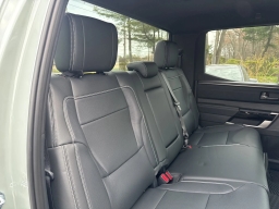 Toyota Tundra 4WD Limited Hybrid CrewMax 5.5' Bed (Natl) 2026