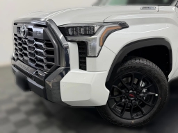 Toyota Tundra 4WD Platinum Hybrid CrewMax 6.5' Bed (Natl) 2026