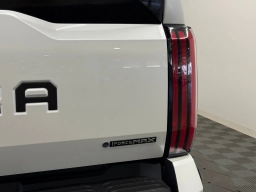 Toyota Tundra 4WD Platinum Hybrid CrewMax 6.5' Bed (Natl) 2026