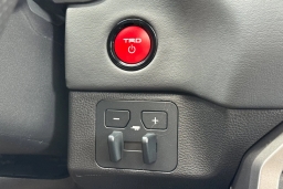Toyota Tundra 4WD Platinum Hybrid CrewMax 6.5' Bed (Natl) 2026