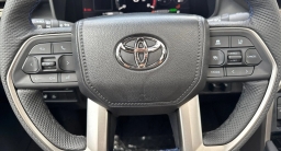 Toyota Tundra 4WD Platinum Hybrid CrewMax 6.5' Bed (Natl) 2026