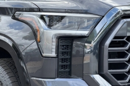 Toyota Tundra 4WD Platinum Hybrid CrewMax 6.5' Bed (Natl) 2026