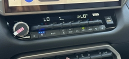 Toyota Tundra 4WD Platinum Hybrid CrewMax 6.5' Bed (Natl) 2026