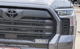 Toyota Tundra 2WD Limited CrewMax 5.5' Bed (Natl) 2026