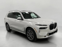 BMW X7 xDrive40i Sports Activity Vehicle 2026