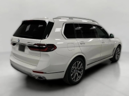 BMW X7 xDrive40i Sports Activity Vehicle 2026
