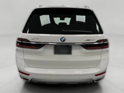 BMW X7 xDrive40i Sports Activity Vehicle 2026
