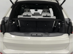 BMW X7 xDrive40i Sports Activity Vehicle 2026