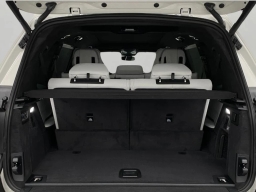 BMW X7 xDrive40i Sports Activity Vehicle 2026